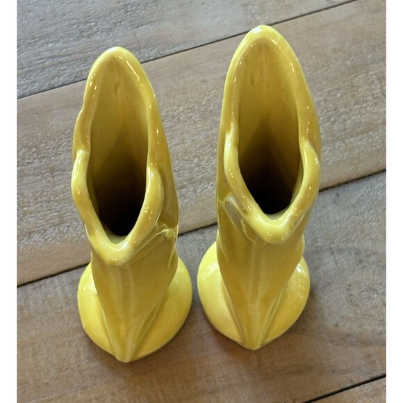 Two Vintage Shawnee USA 1125 Yellow Bud Vases 5 Inches - Picture 7 of 10